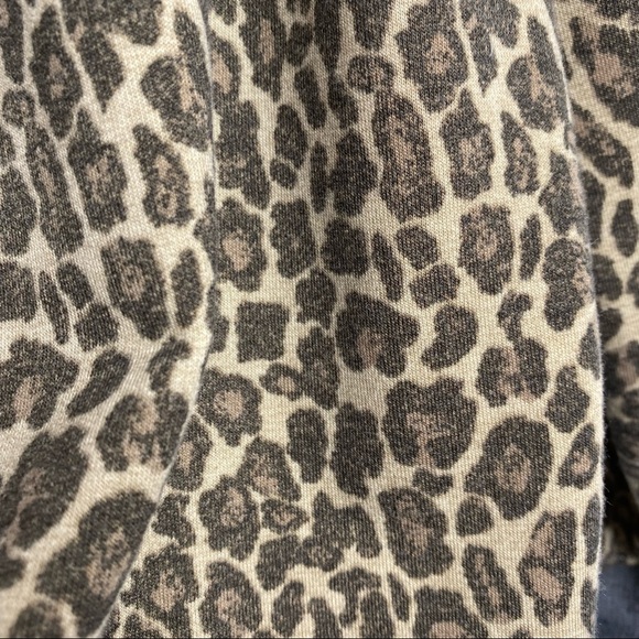 Splendid Gray and Leopard Print Matching 2pc. Jogger Set - Picture 8 of 14